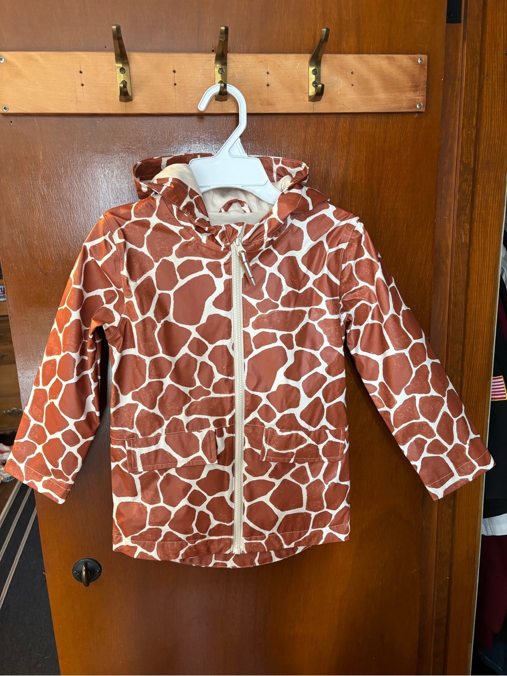 Cat & Jack Giraffe Print rain coat 5T unisex